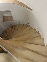  Bukoma vinylove schody z podlahy zakaznika